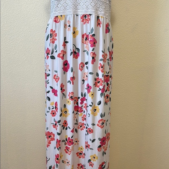 No Boundaries Floral Maxi Dress with Lace Bodice - Picture 4 of 8